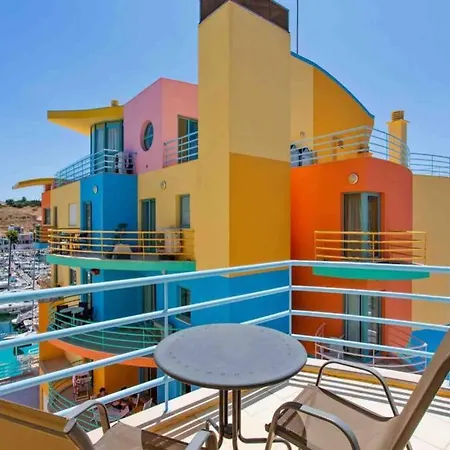 Admirable 1 Bedroom Marina View Apt. Lägenhet