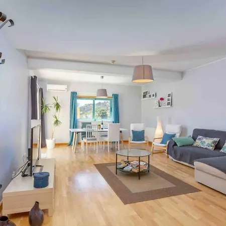 Admirable 1 Bedroom Marina View Apt. Албуфейра