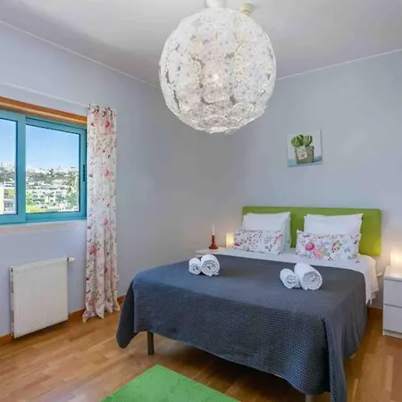 Admirable 1 Bedroom Marina View Apt. Албуфейра