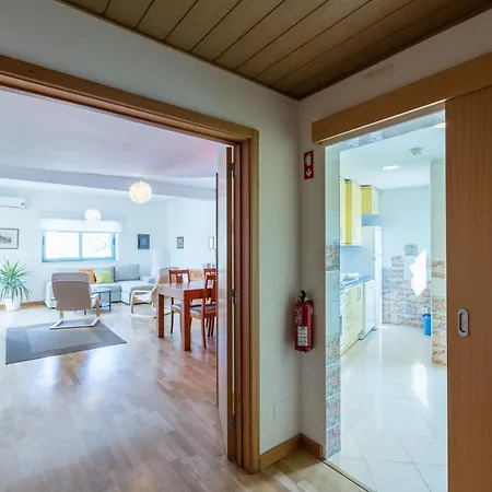Admirable 1 Bedroom Marina View Apt. Апартаменты Албуфейра